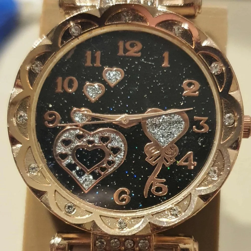 🦋10/$20🦋 Goldtone/Black Rhinestone Hearts Leather Women's Watch